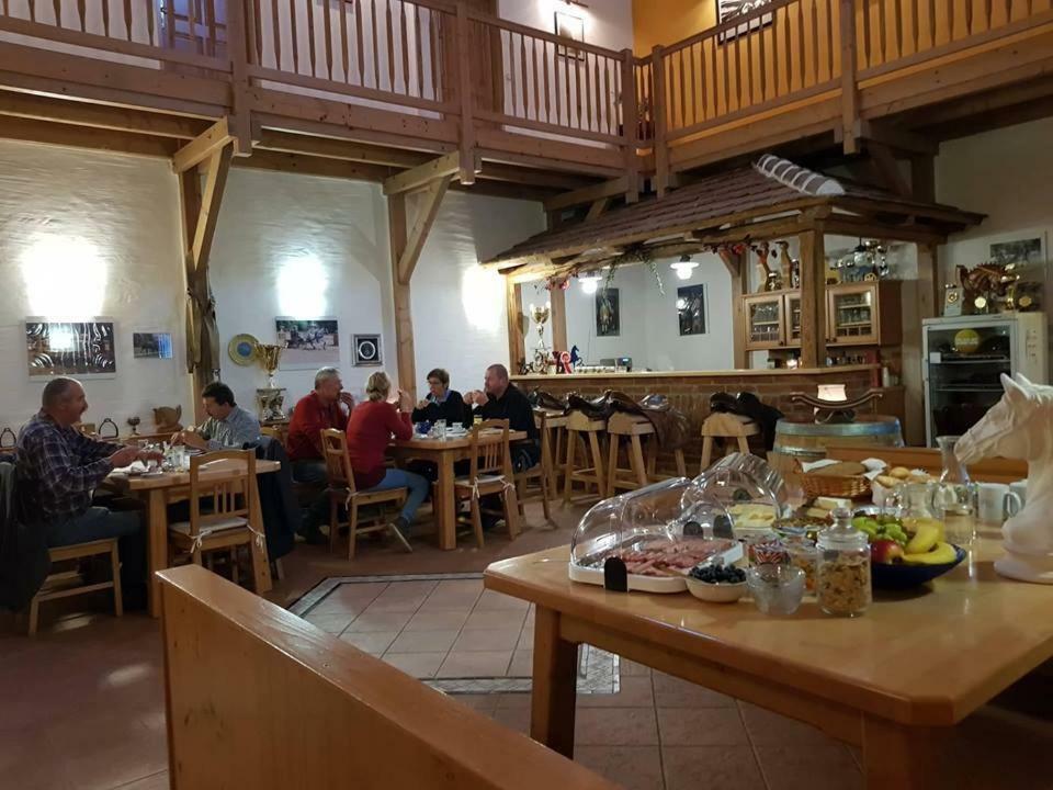 Reiterhof Roessler Vila Poppendorf im Burgenland Exterior foto